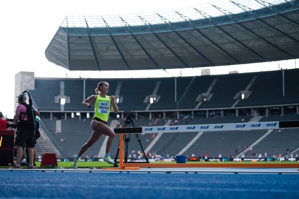 Svenja Pingpank (Hannover Athletics) ueber 5000m waehrend der deutschen Leichtathletik-Meisterschaften im Olympiastadion am 26.06.2022 in Berlin